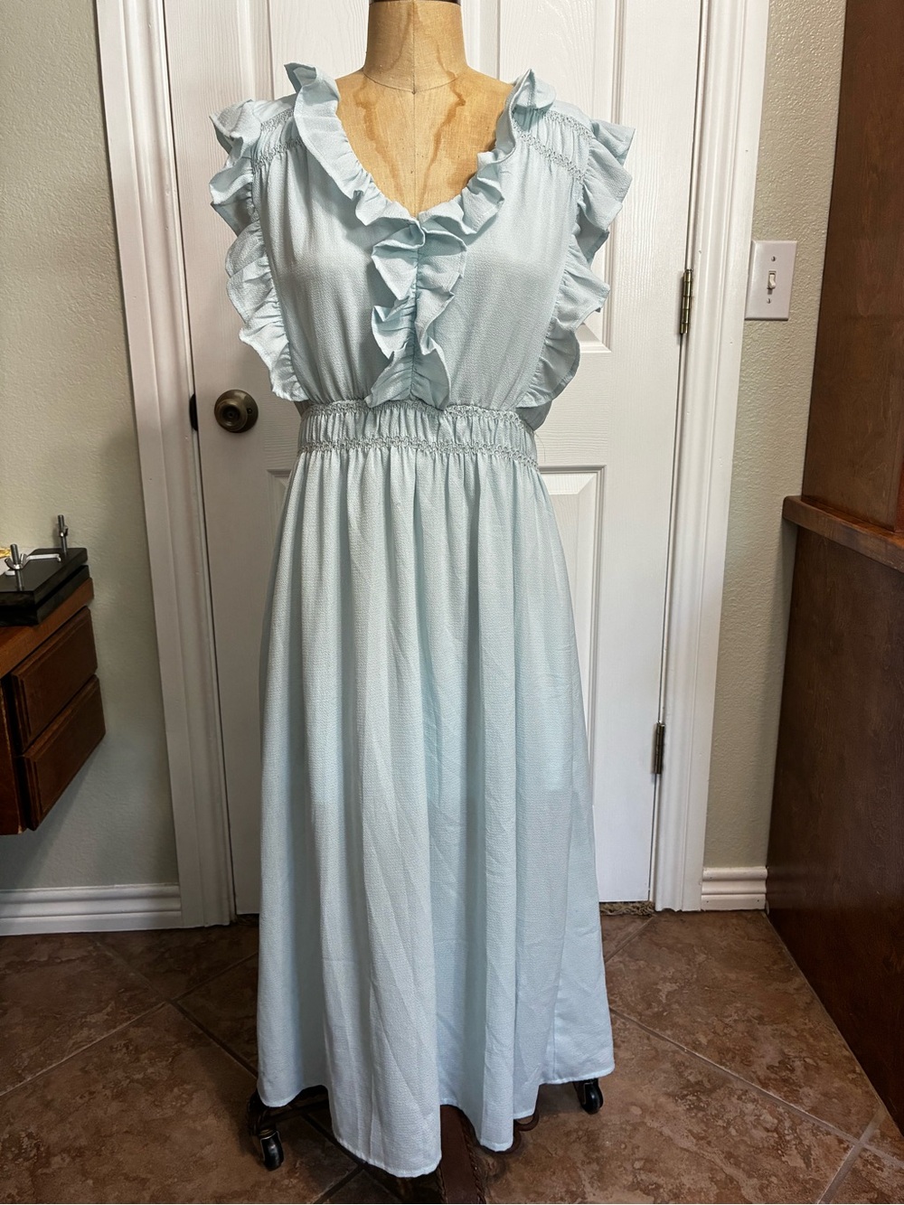 Elegant Ruffle V-Neck Maxi Dress in Pale Blue